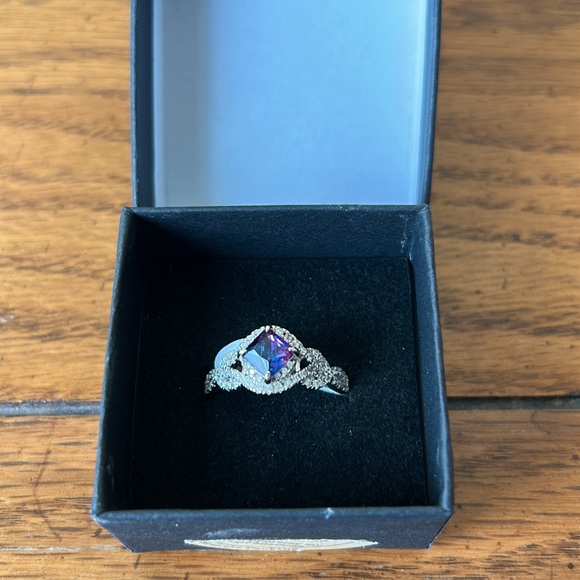 Silver ring - Picture 2 of 4